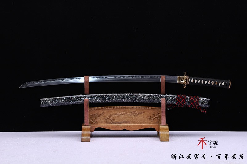 五枚合菊一武士刀
